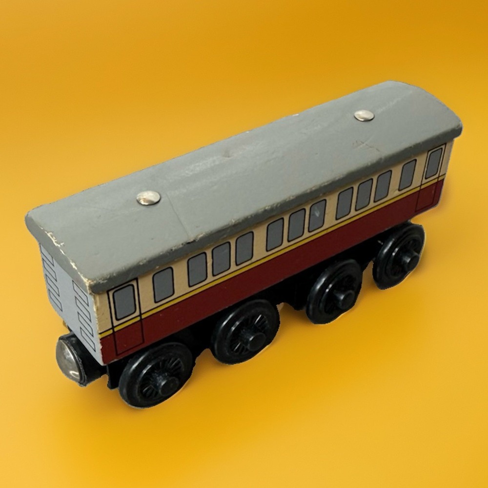Vintage 2003 Thomas Wooden Train EXPRESS COACH Wood Learning Curve GUC